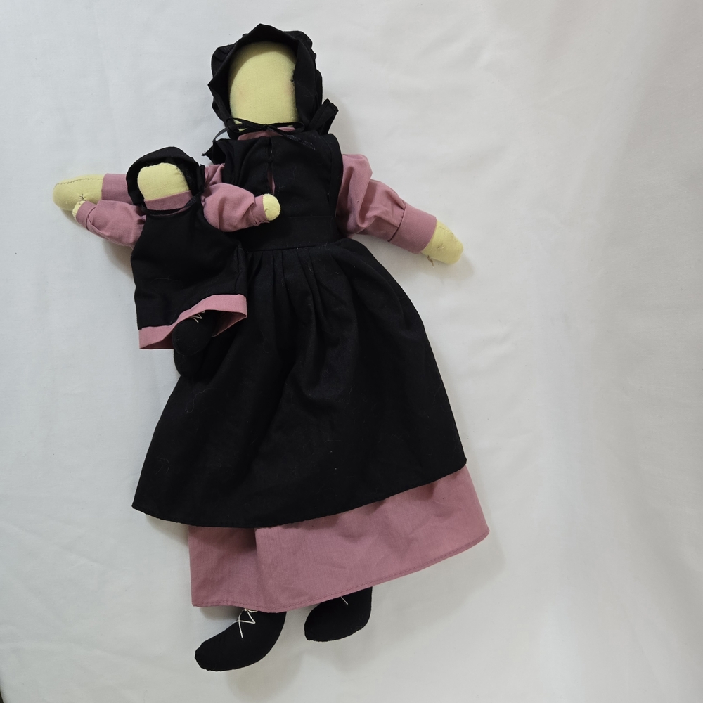 Vintage Amish Traditional Handmade Black Pink Faceless‎ Mom Baby Fabric Doll Set